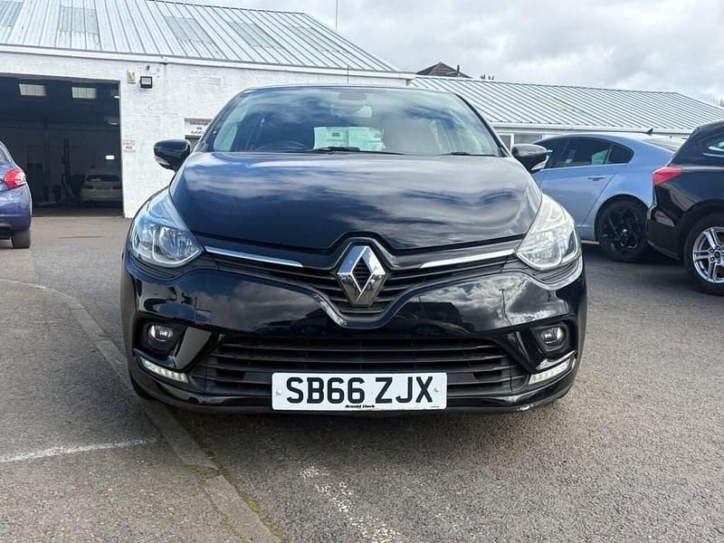 Used Renault Clio IV Dynamique 75 HP (55 kW) 2016 Black Hatchback