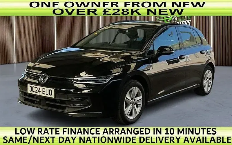 Used VW Golf VIII Life 116 HP (85 kW) 2024 Hatchback