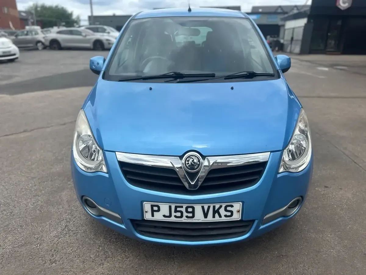 Used Vauxhall Agila Design Edition 85 HP (62 kW) 2009 Blue MPV