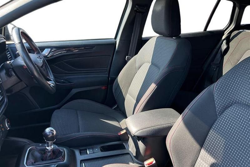 Usado Ford Focus ST-Line 125 CV (91 kW) 2019 Azul Familiar