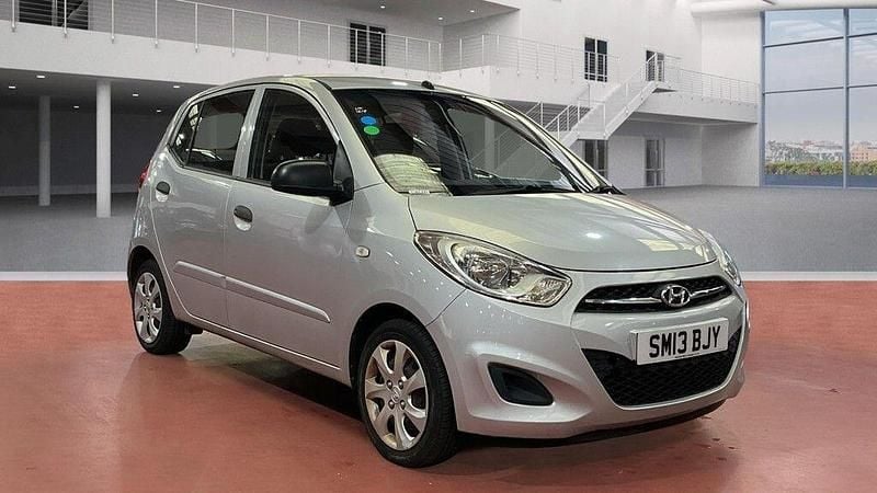 Silver Used 2013 Hyundai i10 Classic Hatchback | £2,390 (Good price) - Image 1/4