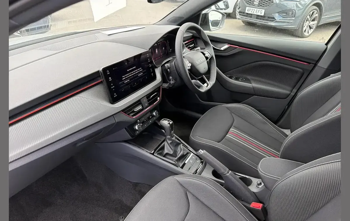Nuevo Skoda Scala Monte Carlo 115 CV (84 kW) 2026 Gris Utilitario
