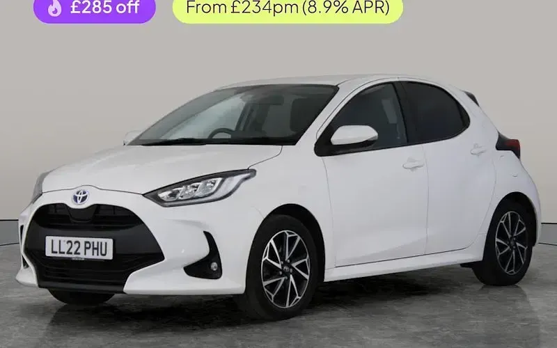 Usado Toyota Yaris Hybrid Design 116 HP (85 kW) 2026 Citadino