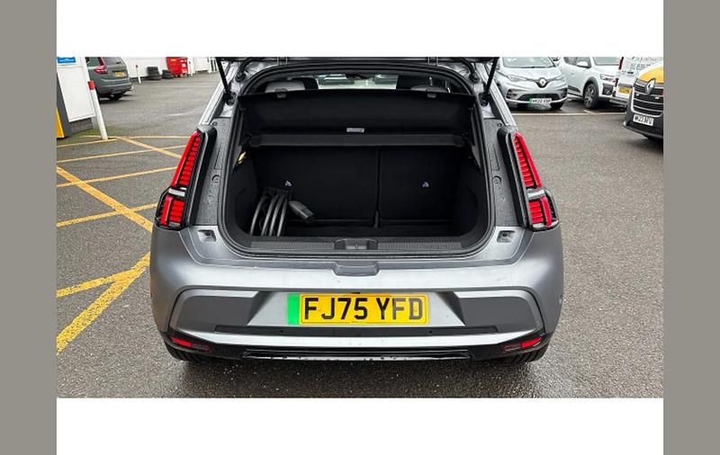 New Renault R5 Komfort 110 kW (150 HP) 2025 Other Hatchback