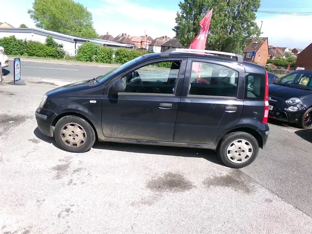 Käytetty Fiat Panda Active 69 HP (50 kW) 2011 Musta Viistoperä
