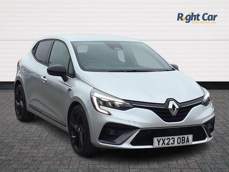 Used Renault Clio V RS Line 90 HP (66 kW) 2023 Silver Hatchback
