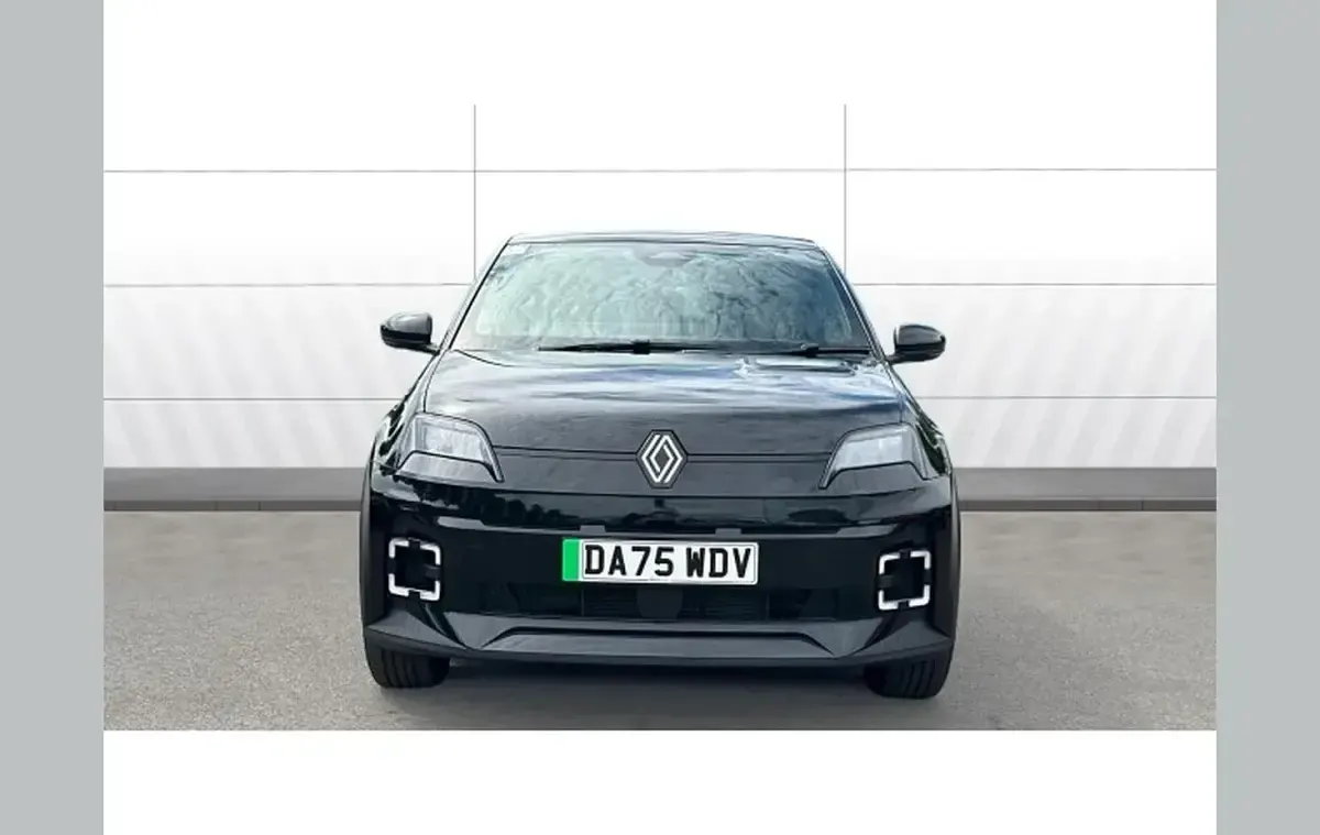 New Renault R5 Urban 89 kW (122 HP) 2025 Black Hatchback