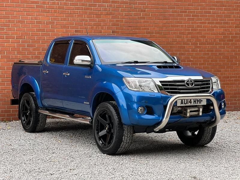 Blue Used 2014 Toyota HiLux Pickup | £13,995 (Expensive) - Image 1/4