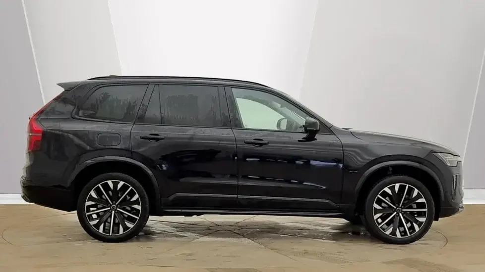 Used Volvo XC90 Ultra 250 HP (183 kW) 2025 Black SUV