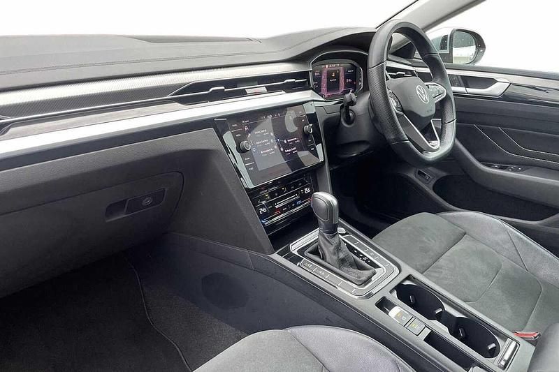 Used VW Arteon Elegance 150 HP (110 kW) 2023 Red Estate