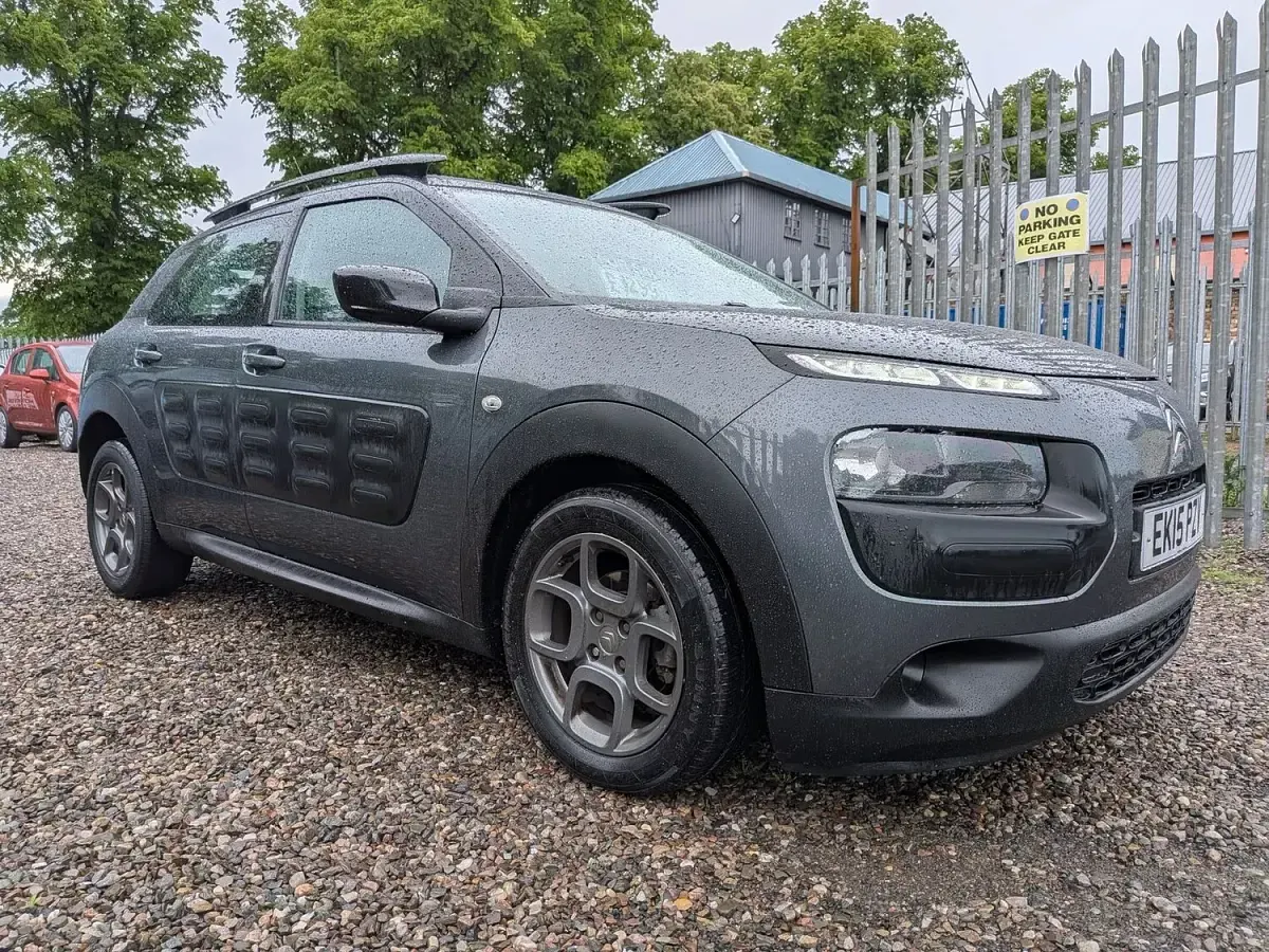 Used Citroën C4 Cactus Feel 100 HP (73 kW) 2015 Grey Hatchback