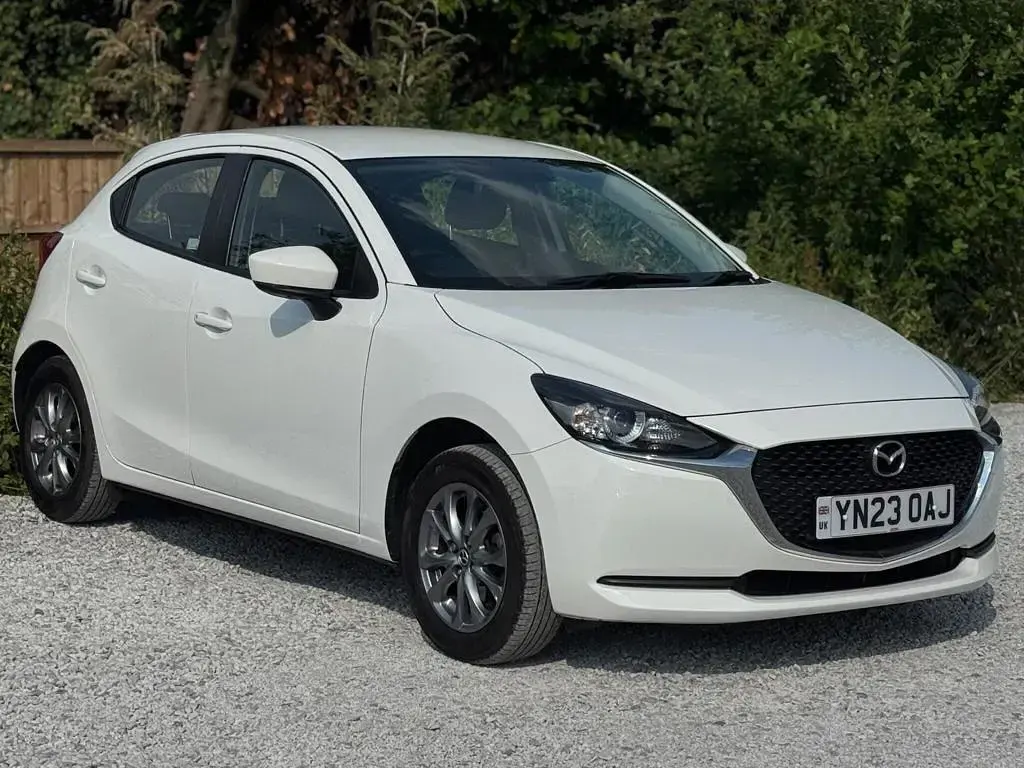 Used Mazda 2 116 HP (85 kW) 2023 White Hatchback