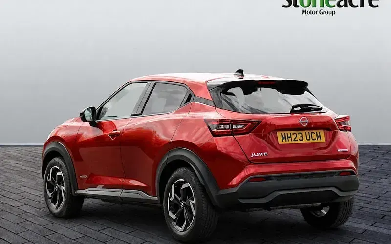 Used Nissan Juke N-Connecta 143 HP (105 kW) 2025 Red SUV
