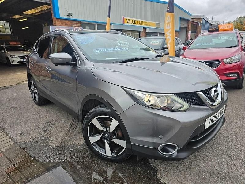 Grey Used 2016 Nissan Qashqai N-Connecta SUV | £6,995 (Fair price) - Image 1/4