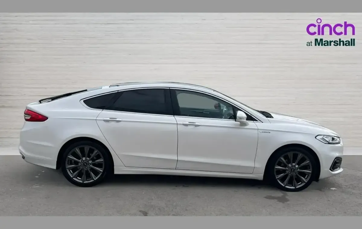 Used Ford Mondeo Vignale 190 HP (139 kW) 2020 White Hatchback