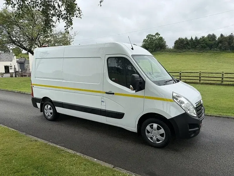 Used Vauxhall Movano 130 HP (95 kW) 2017 White MPV
