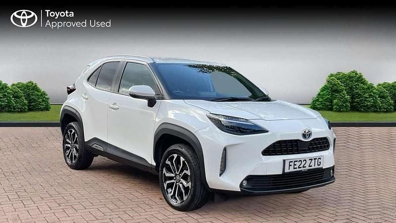 White Used 2022 Toyota Yaris Cross Design SUV | £18,244 (Good price) - Image 1/2