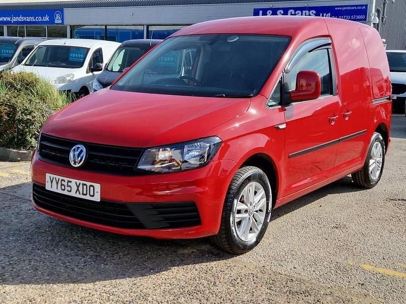 Used VW Caddy Highline 102 HP (75 kW) 2016 Red MPV