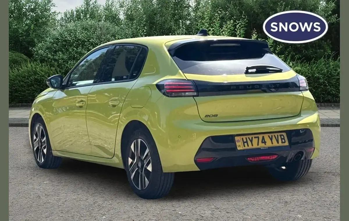 Used Peugeot 208 Allure 101 HP (74 kW) 2024 Yellow Hatchback