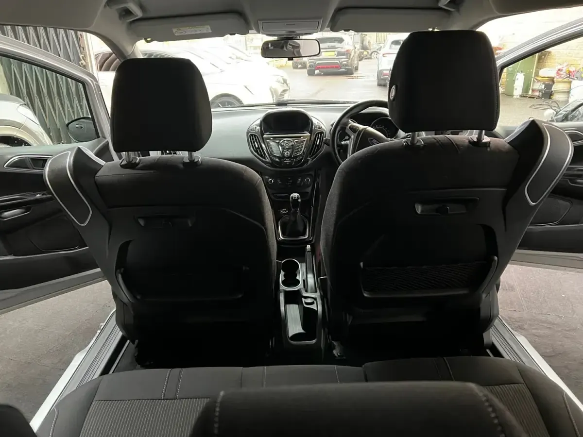 Begagnad Ford B-MAX Zetec 88 HK (64 kW) 2017 Silver Minibuss