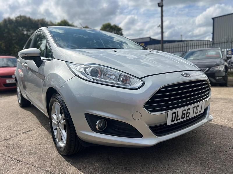 Silver Used 2016 Ford Fiesta Zetec Hatchback | £3,900 (Good price) - Image 1/4