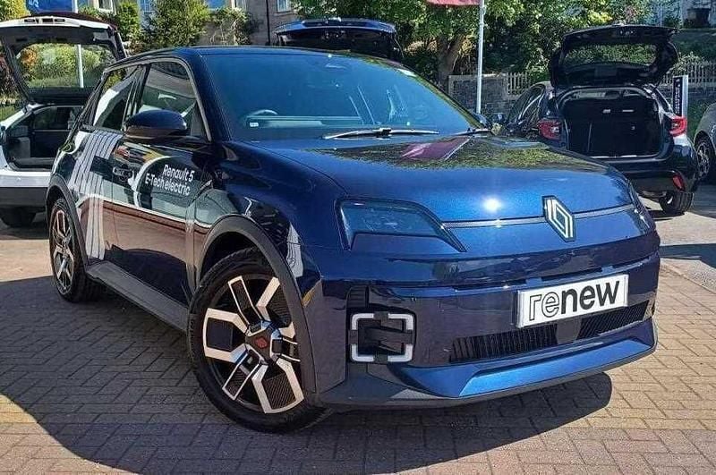 Blue/black Used 2025 Renault R5 Komfort Hatchback | £25,000 (Fair price) - Image 1/1