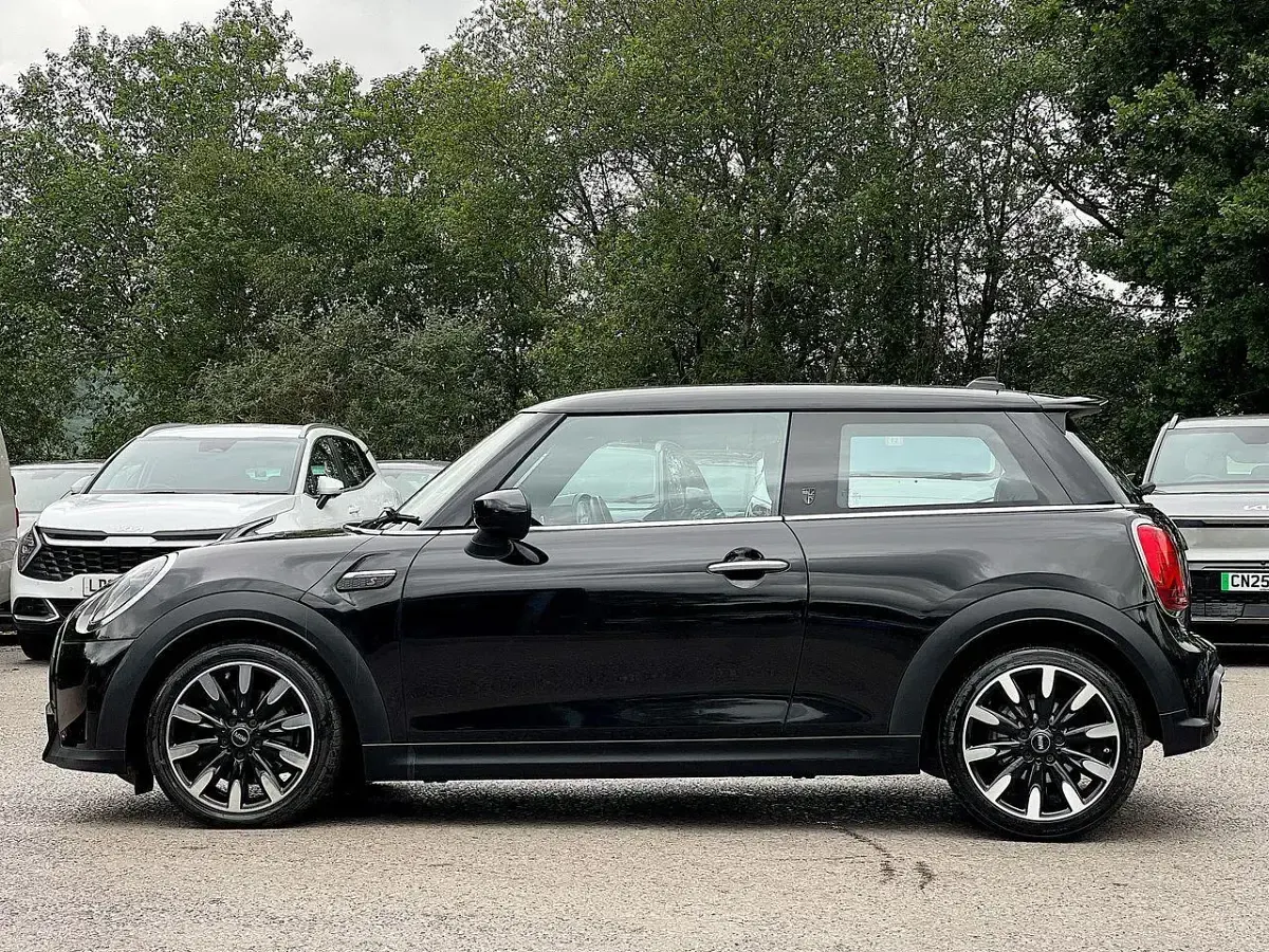 Used Mini Cooper S Exclusive 176 HP (129 kW) 2021 Black Hatchback