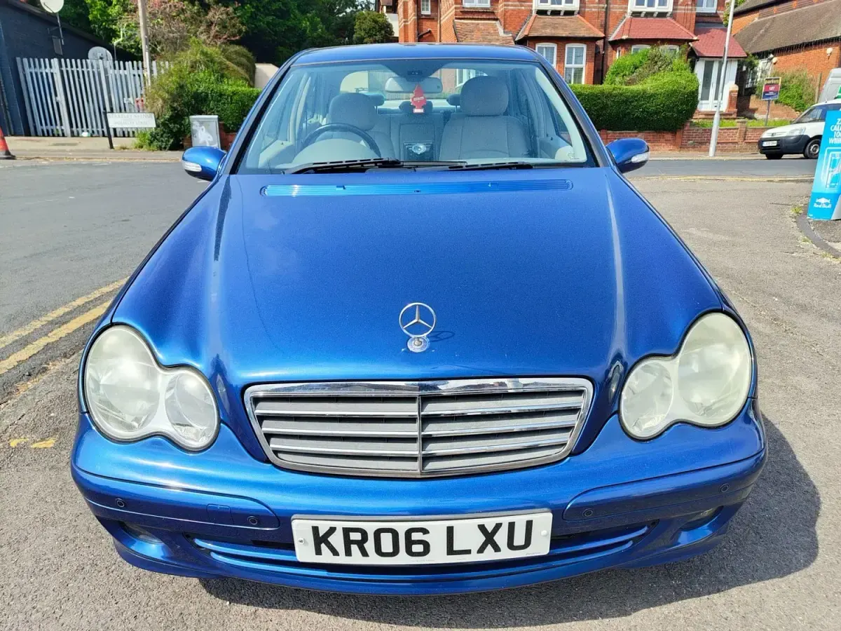 Begagnad Mercedes C180 Classic 2006 Blå Sedan