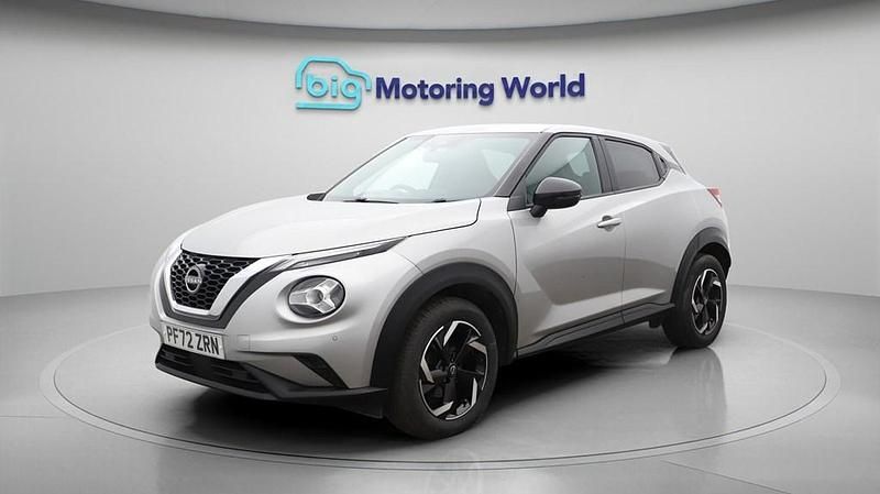 Used Nissan Juke N-Connecta 114 HP (83 kW) 2023 Silver SUV