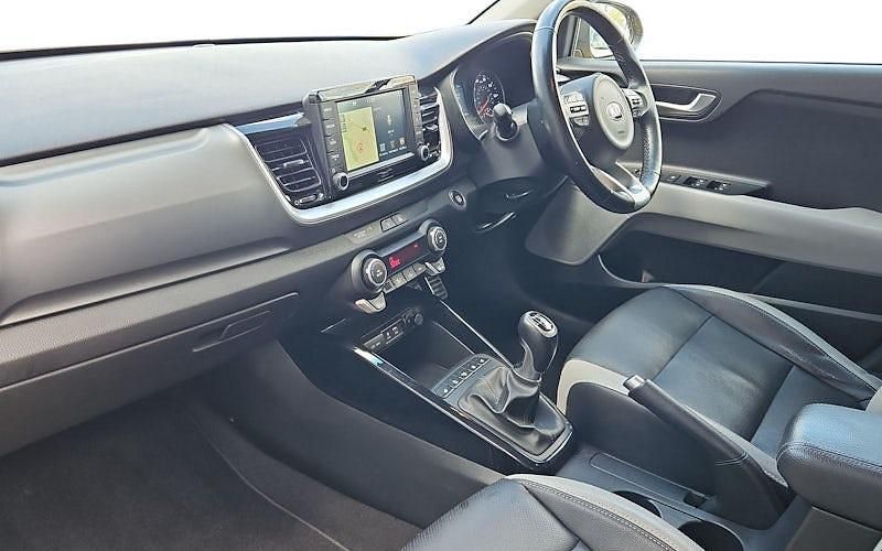 Used Kia Stonic 120 HP (88 kW) 2020 Yellow SUV