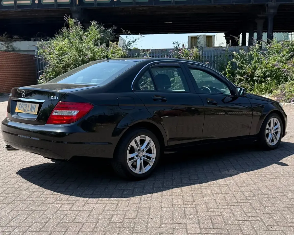 Used Mercedes C200 Executive 2013 Black Sedan