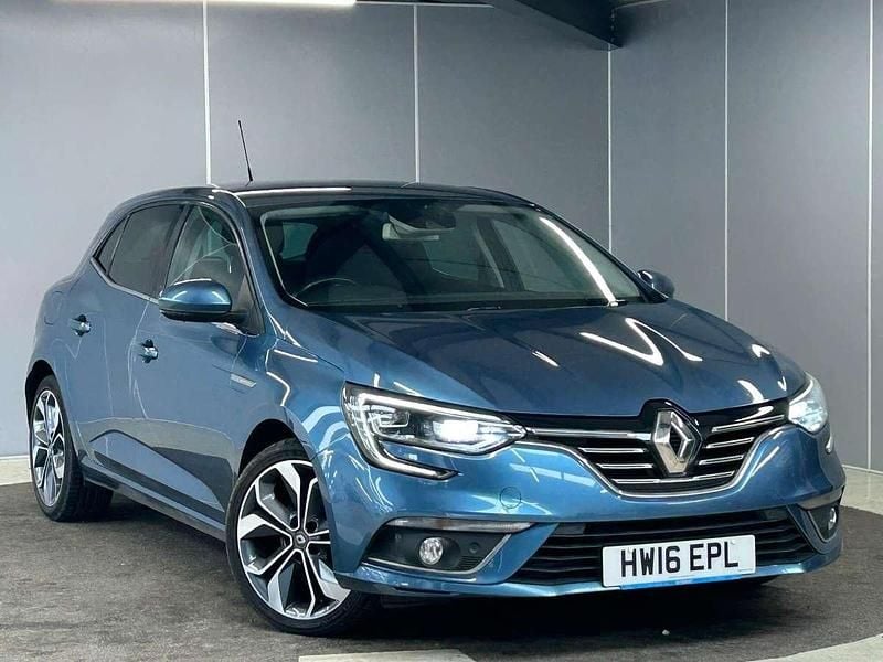 Blue Used 2016 Renault Mégane III Signature Hatchback | £8,995 (Fair price) - Image 1/4
