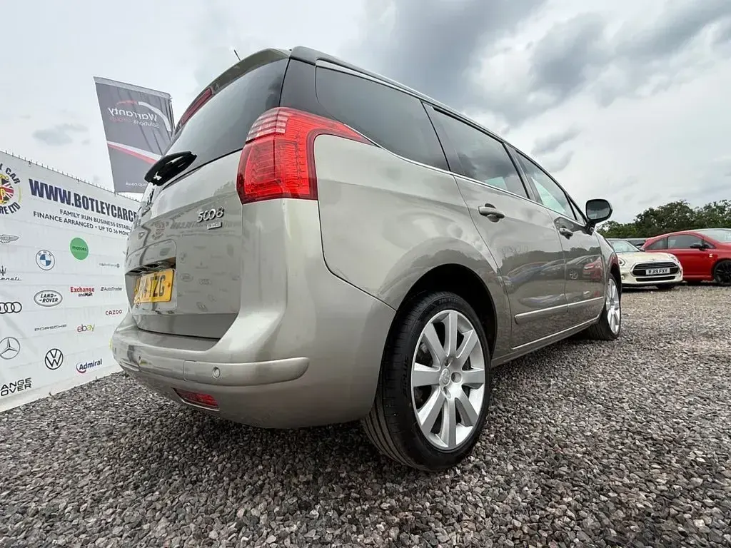 Used Peugeot 5008 Allure 115 HP (84 kW) 2014 Grey MPV