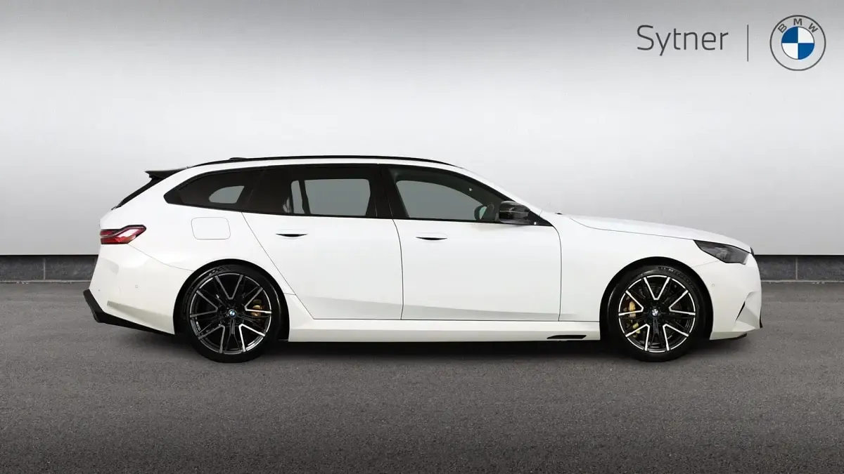 Used BMW M5 Comfort Edition 717 HP (527 kW) 2025 White Estate