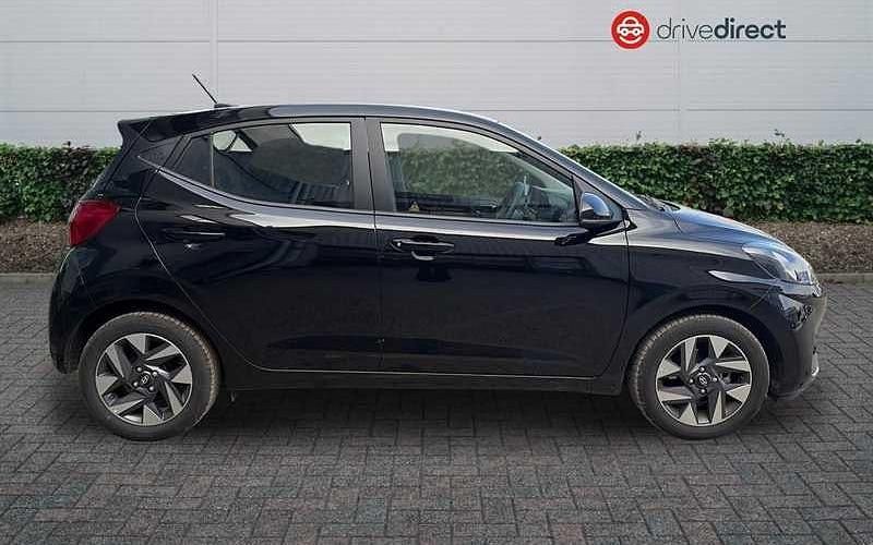 Used Hyundai i10 Advanced 79 HP (58 kW) 2025 Black Hatchback