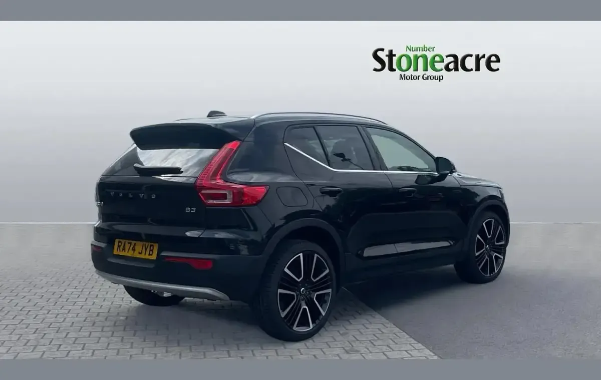 Used Volvo XC40 Ultra 161 HP (118 kW) 2025 Black SUV