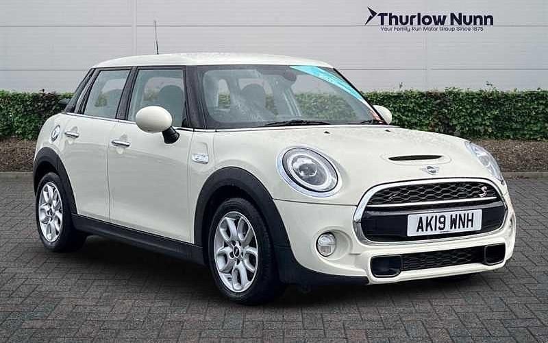 Used Mini Cooper S Classic 192 HP (141 kW) 2019 White Hatchback