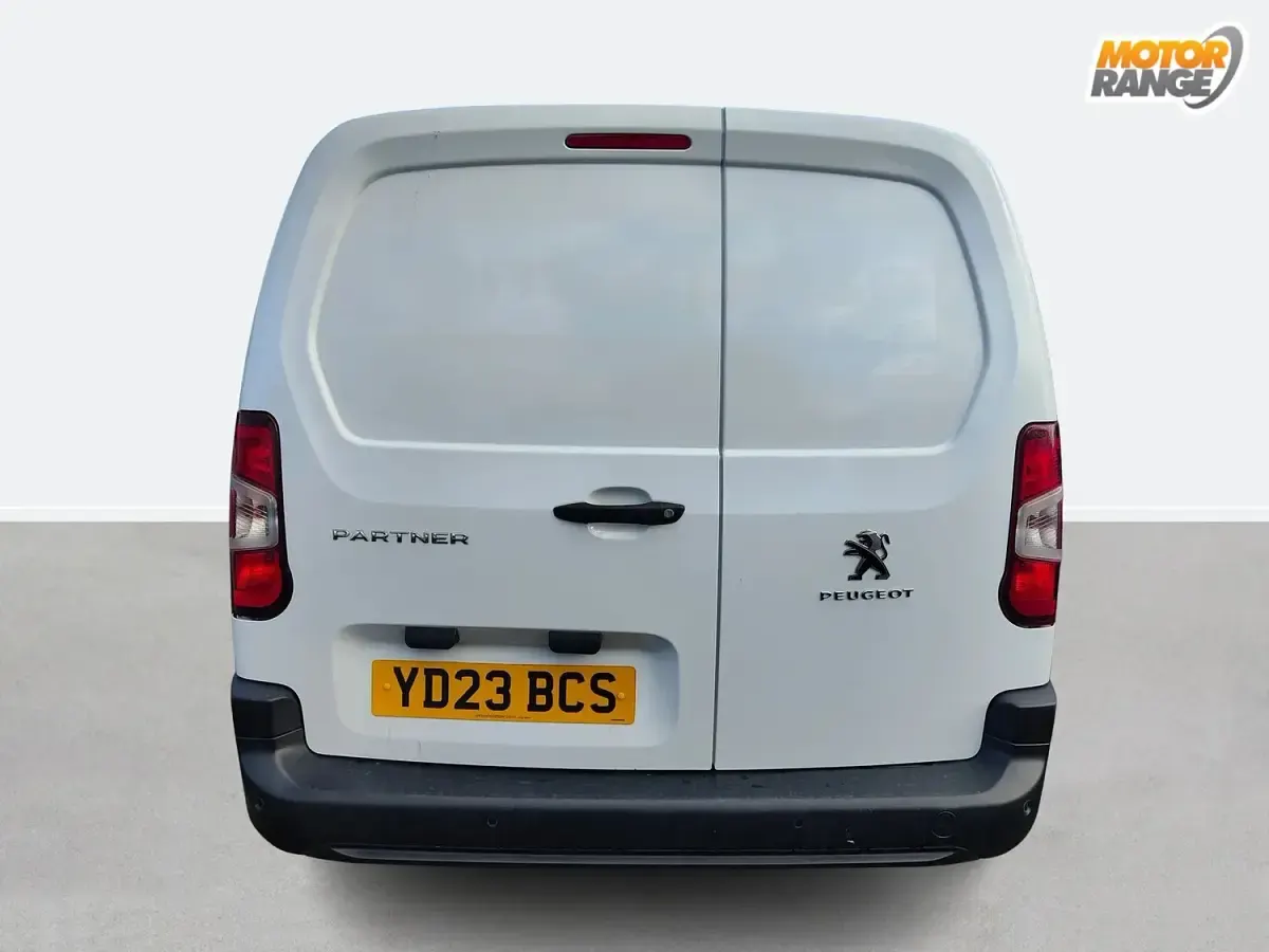 Used Peugeot Partner Premium 136 HP (100 kW) 2023 White MPV