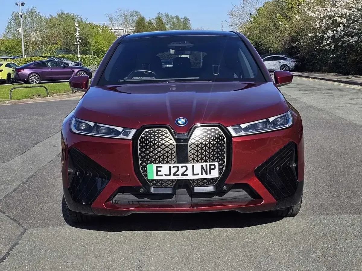 Usado BMW iX Comfort Edition 455 kW (619 CV) 2022 Rojo SUV