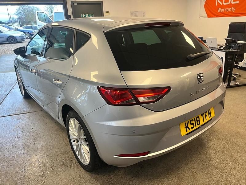 Used Seat Leon SE Dynamic 110 HP (80 kW) 2018 Silver Hatchback