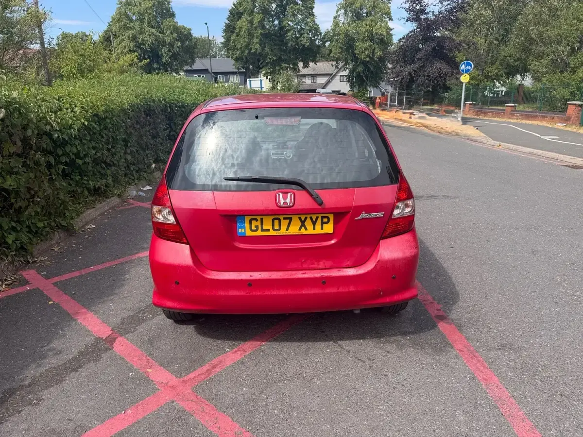 Used Honda Jazz SE 83 HP (61 kW) 2007 Red Hatchback