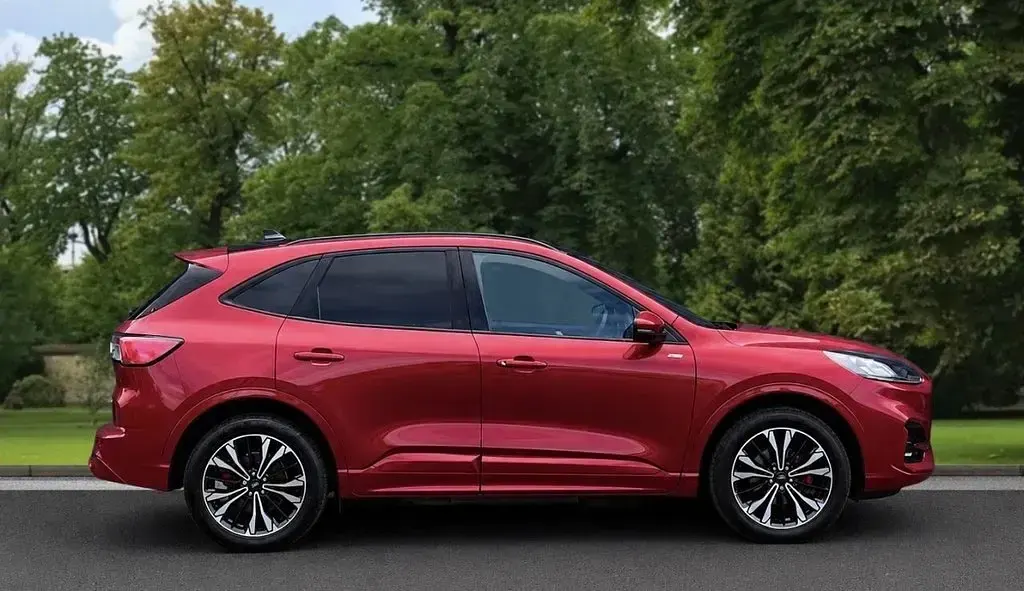 Used Ford Kuga ST-Line X 225 HP (165 kW) 2022 Red SUV