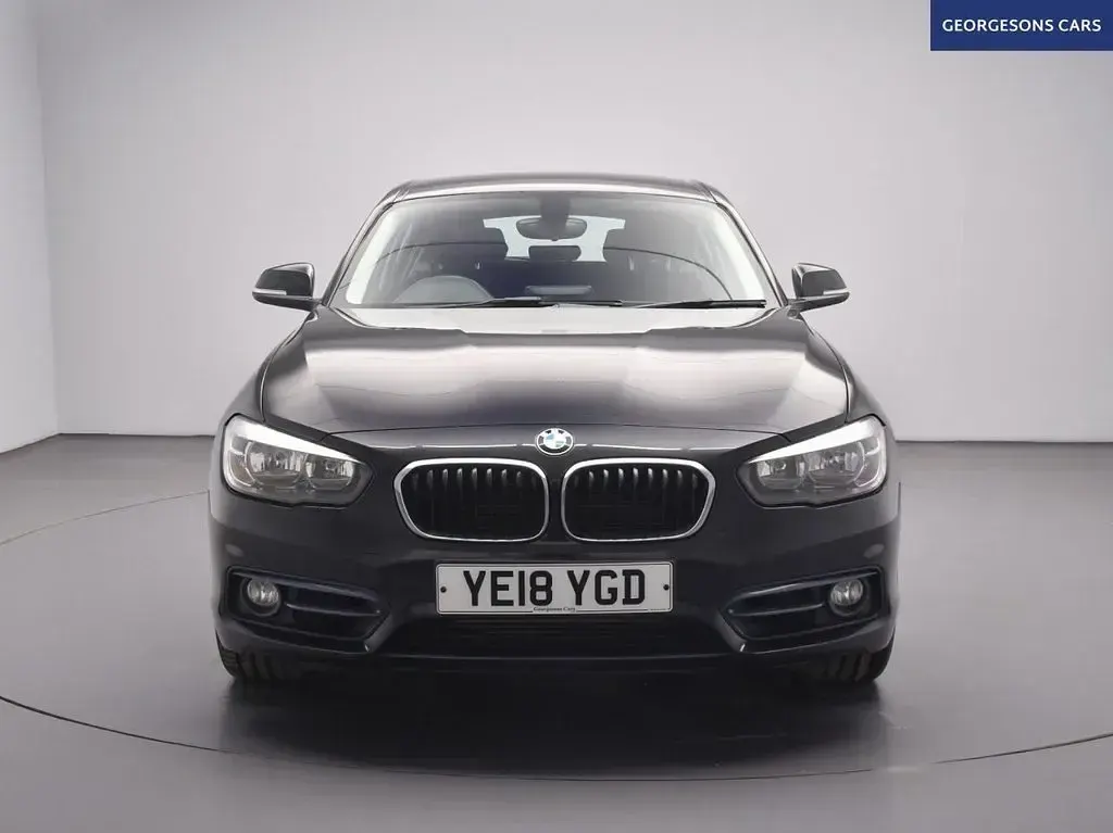 Używany BMW 118 Sport Line 150 KM (110 kW) 2018 Czarny Hatchback