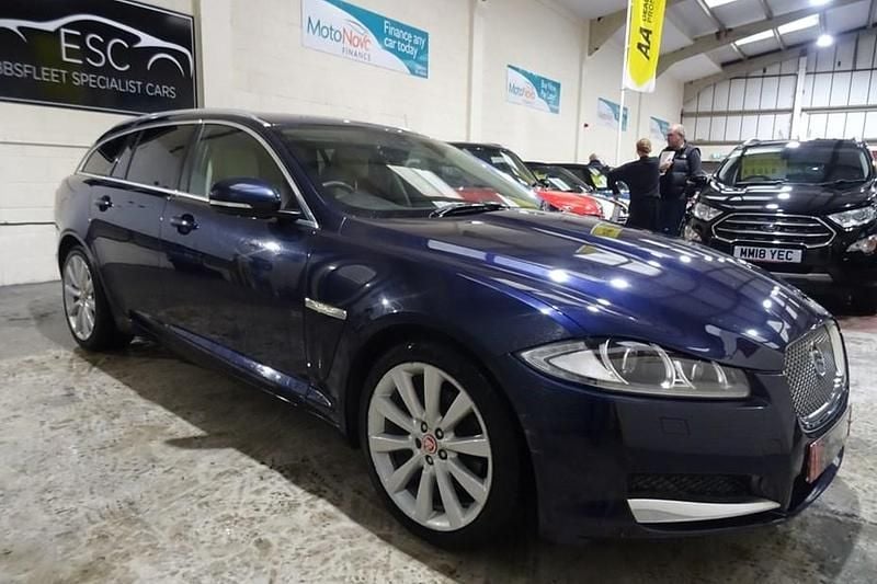 Used Jaguar XF Sportbrake Portfolio 200 HP (147 kW) 2015 Estate