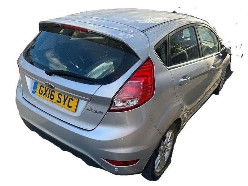 Used Ford Fiesta Zetec 105 HP (77 kW) 2016 Silver Hatchback