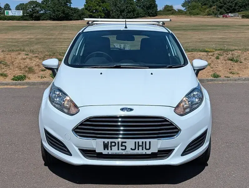 Used Ford Fiesta 75 HP (55 kW) 2015 White Van