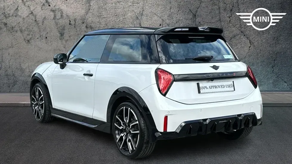 Used Mini Cooper S Hatch 201 HP (147 kW) 2025 White Hatchback