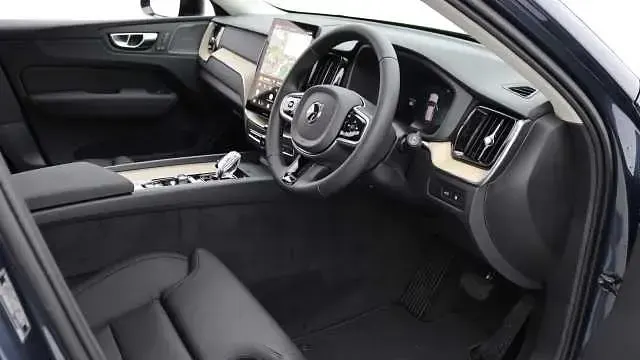 Ny Volvo XC60 Plus 350 HK (257 kW) 2026 SUV