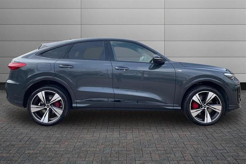 Used Audi Q5 Advanced 204 HP (150 kW) 2025 Volcano grey SUV