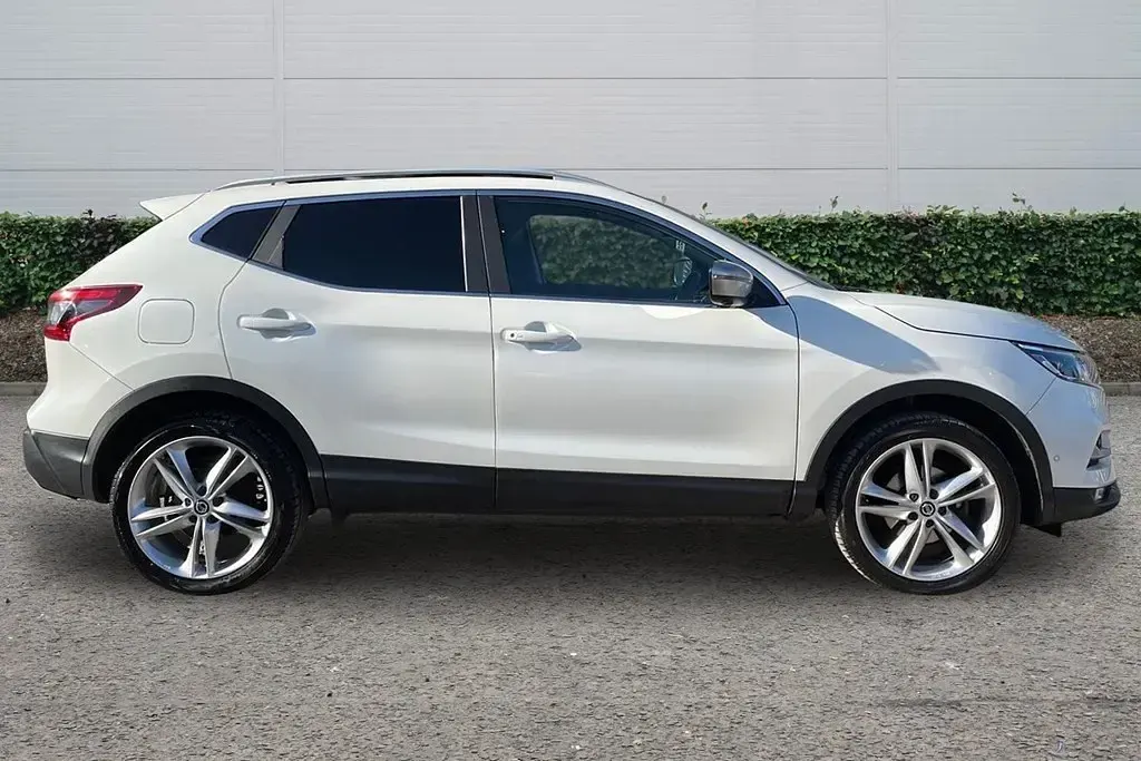 Used Nissan Qashqai N-Motion 2019 White SUV